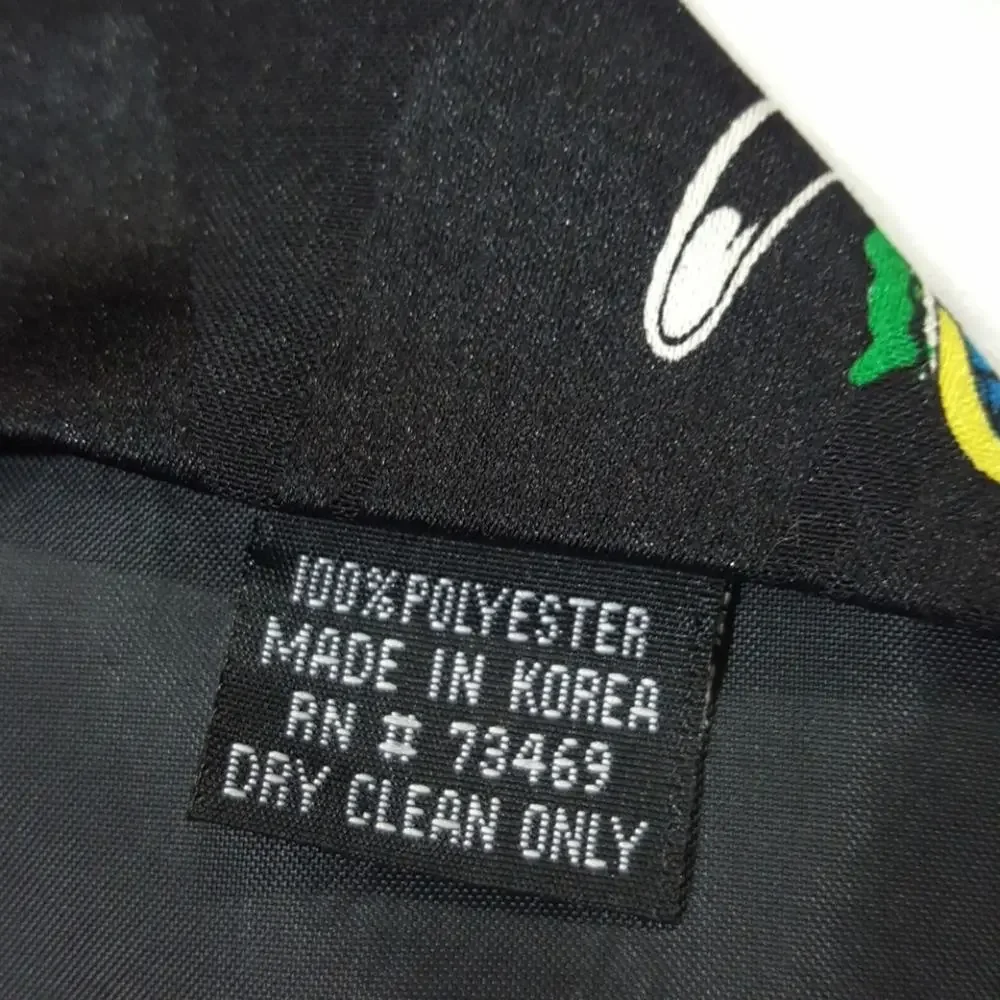 Vintage 1994 Looney Tunes Mania Bugs Bunny and‎ Friends golf theme tie